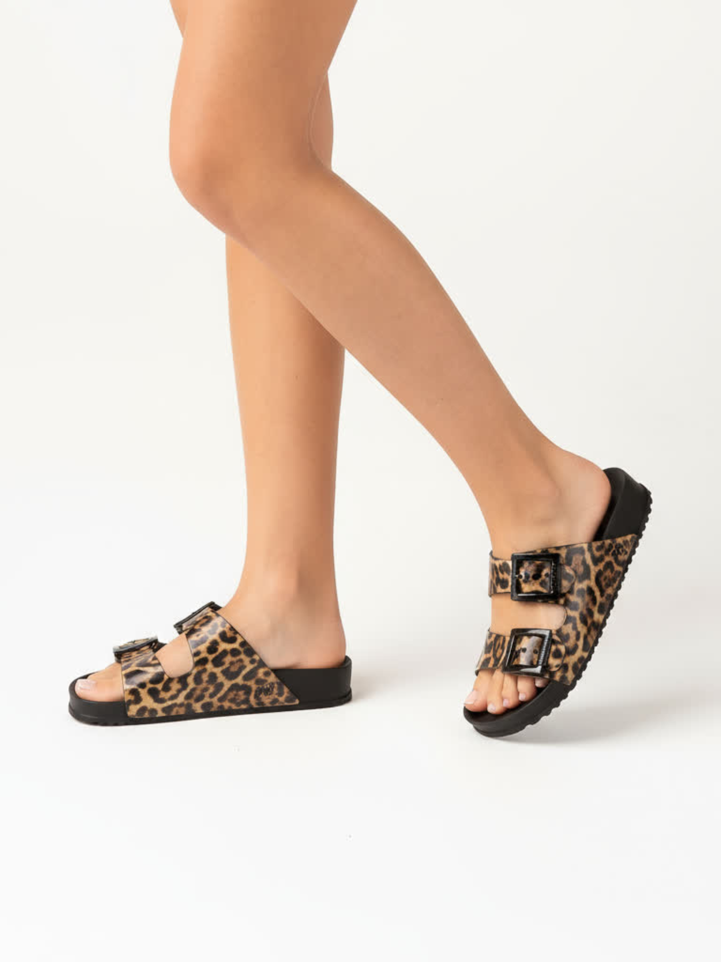 18063 זקסי- כפכפים גומי עם רצועות עבות לנשים