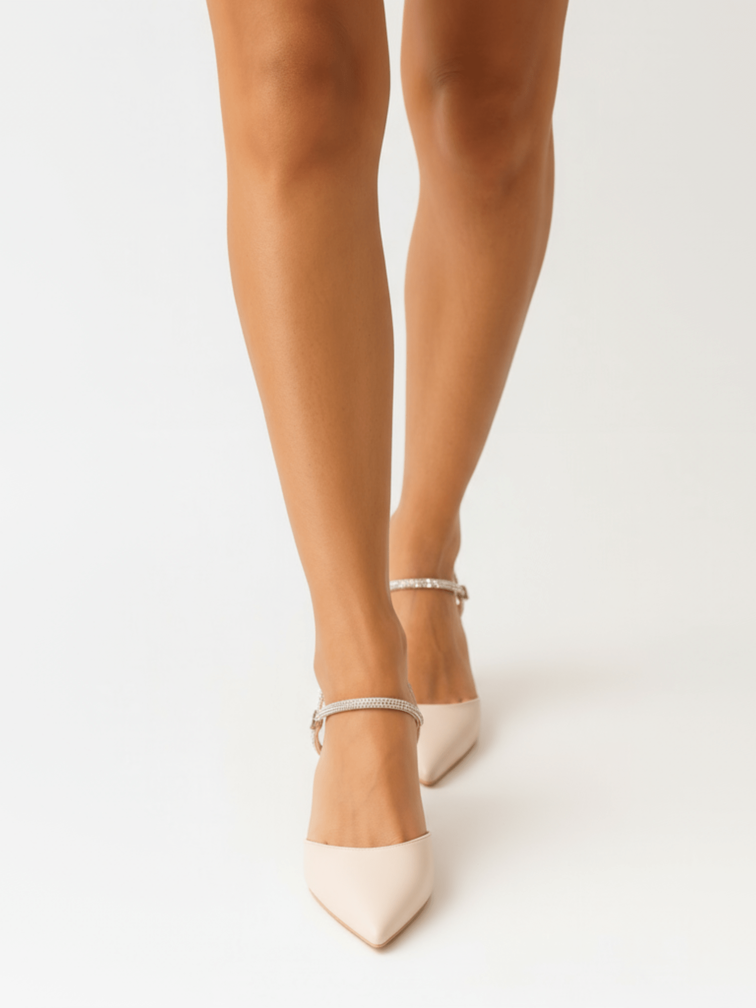 אורורה שיק סנדל עקב שפיץ סגור לכלה ואירועים - Adiss