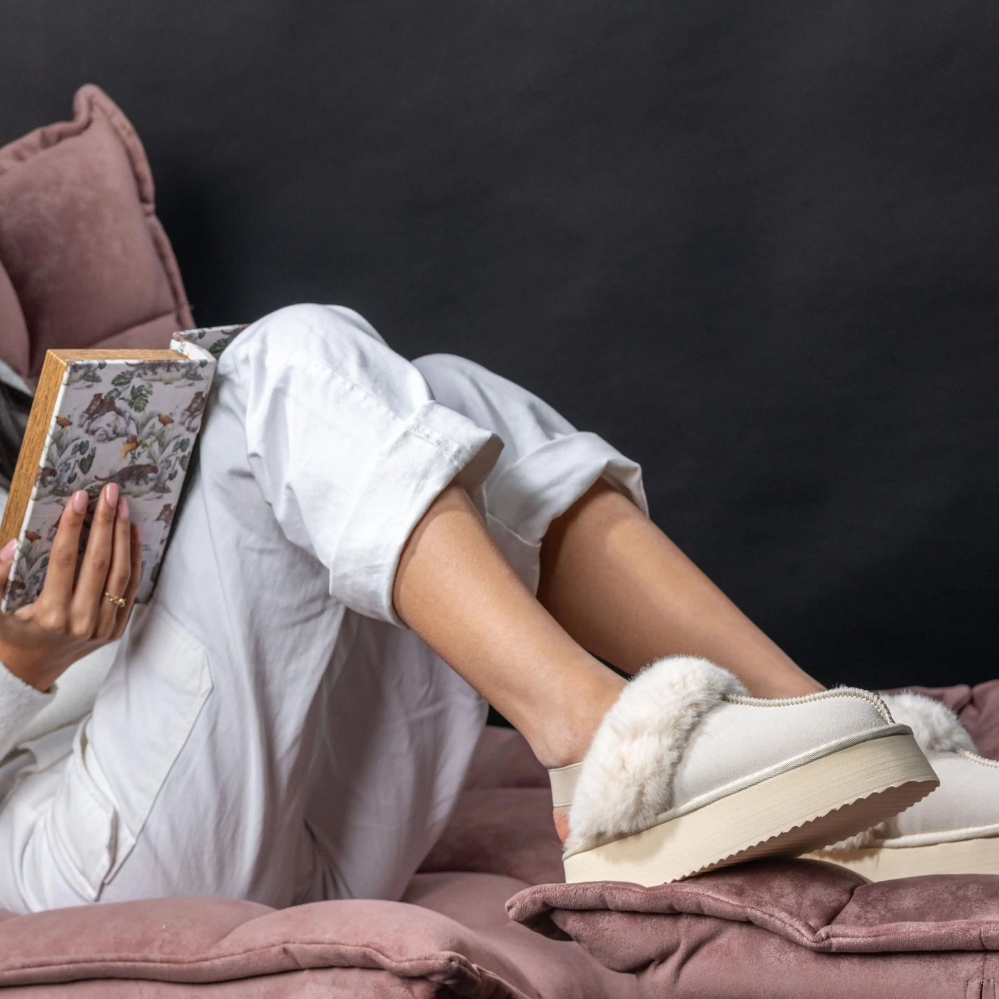 כפכפי פלטפורמה עם פרווה וגומי אחורי - Adiss