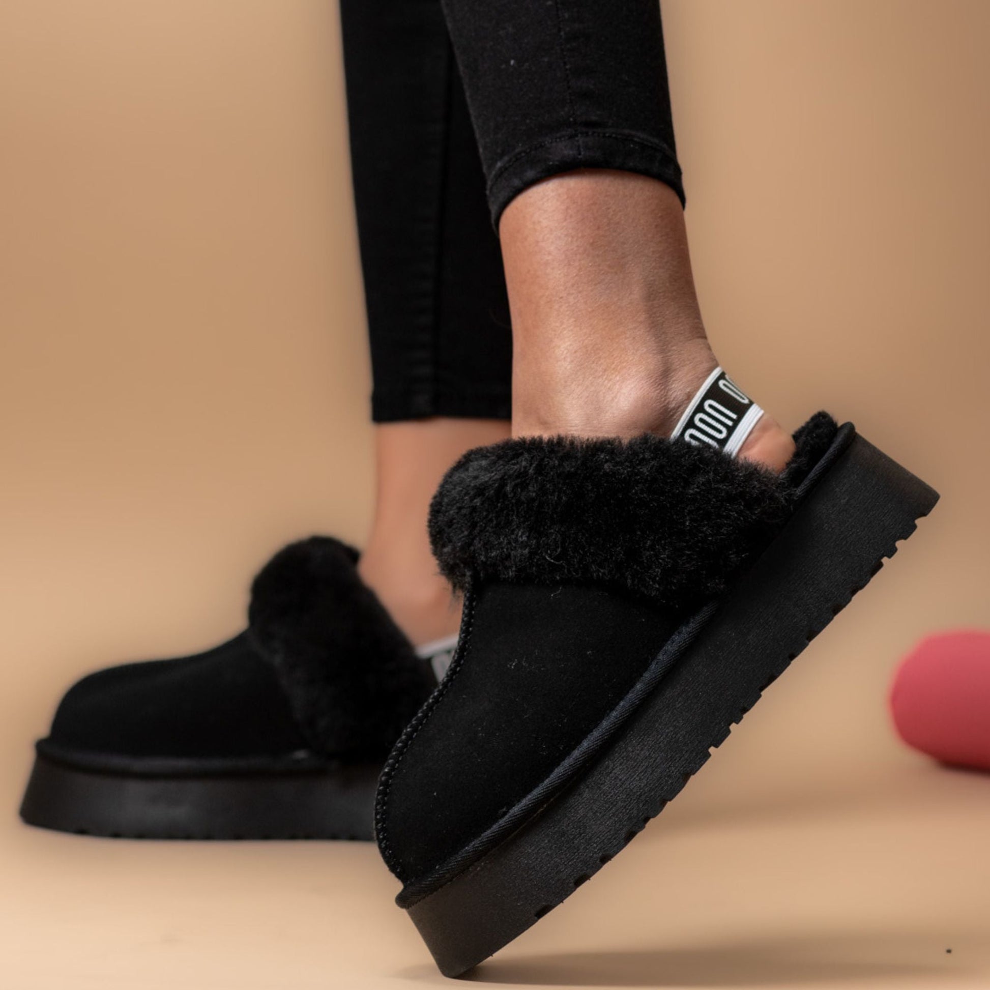 כפכפים פלטפורמה סגורות גומי אחורי עם פרווה - Adiss