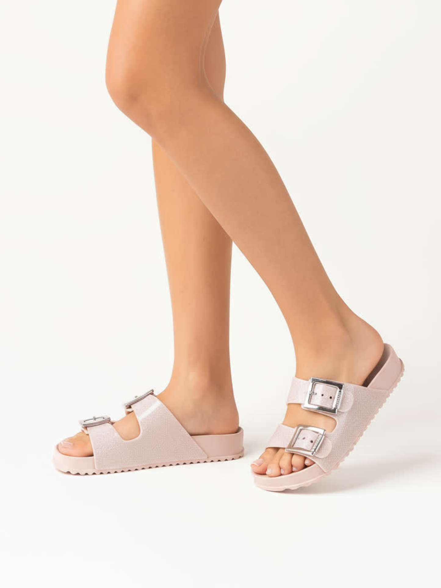 18063 זקסי- כפכפים גומי  עם רצועות עבות לנשים