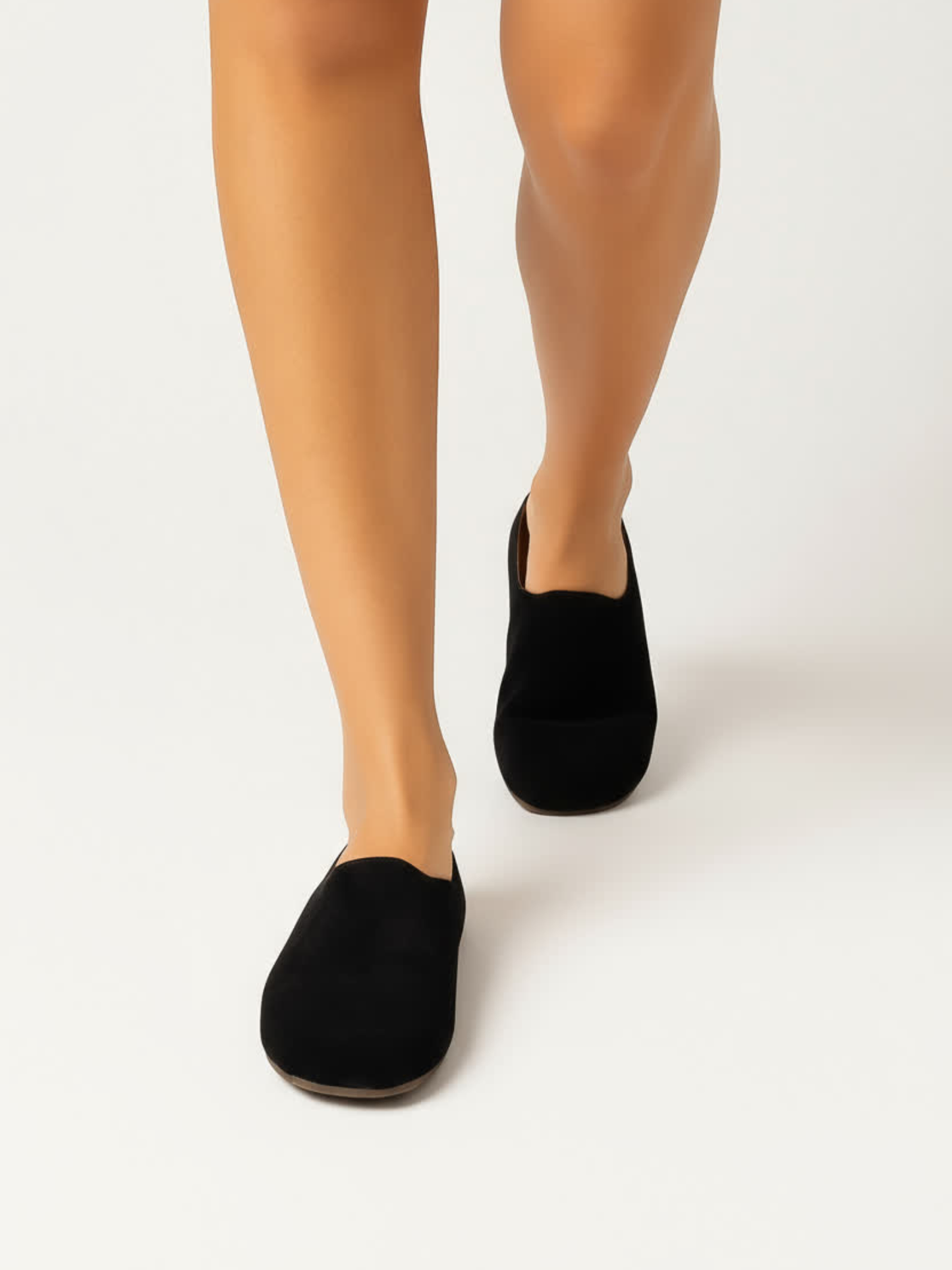 קומפורטה- כפכפי עור סגורות נוחות של אדיס