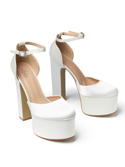 ליל סאטן- סנדל עקב גבוה סאטן סגור באצבעות של אדיס