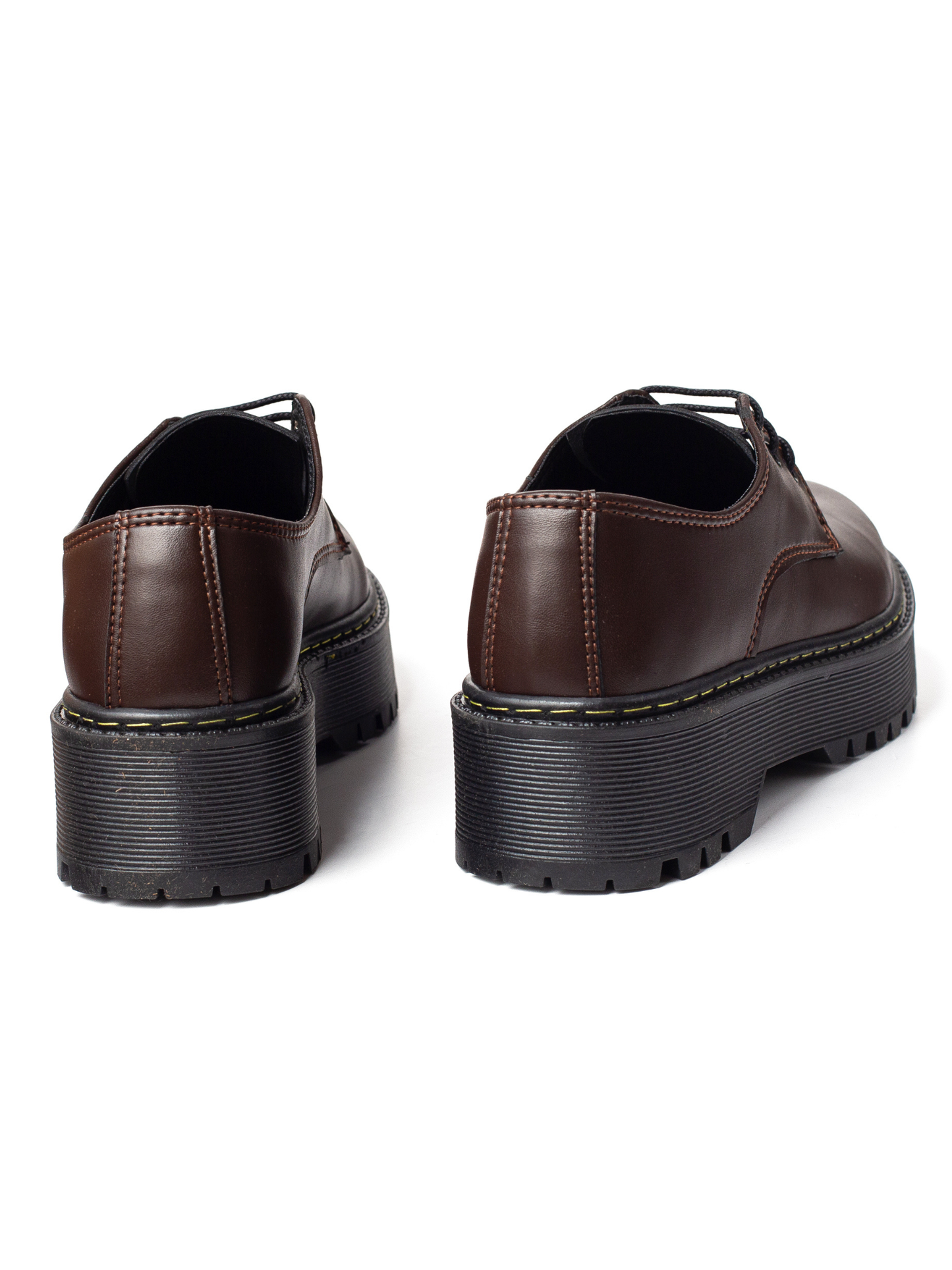 נעליים בסגנון אוקספורד עם שרוכים גומי וסוליה פלטפורמה של אדיס