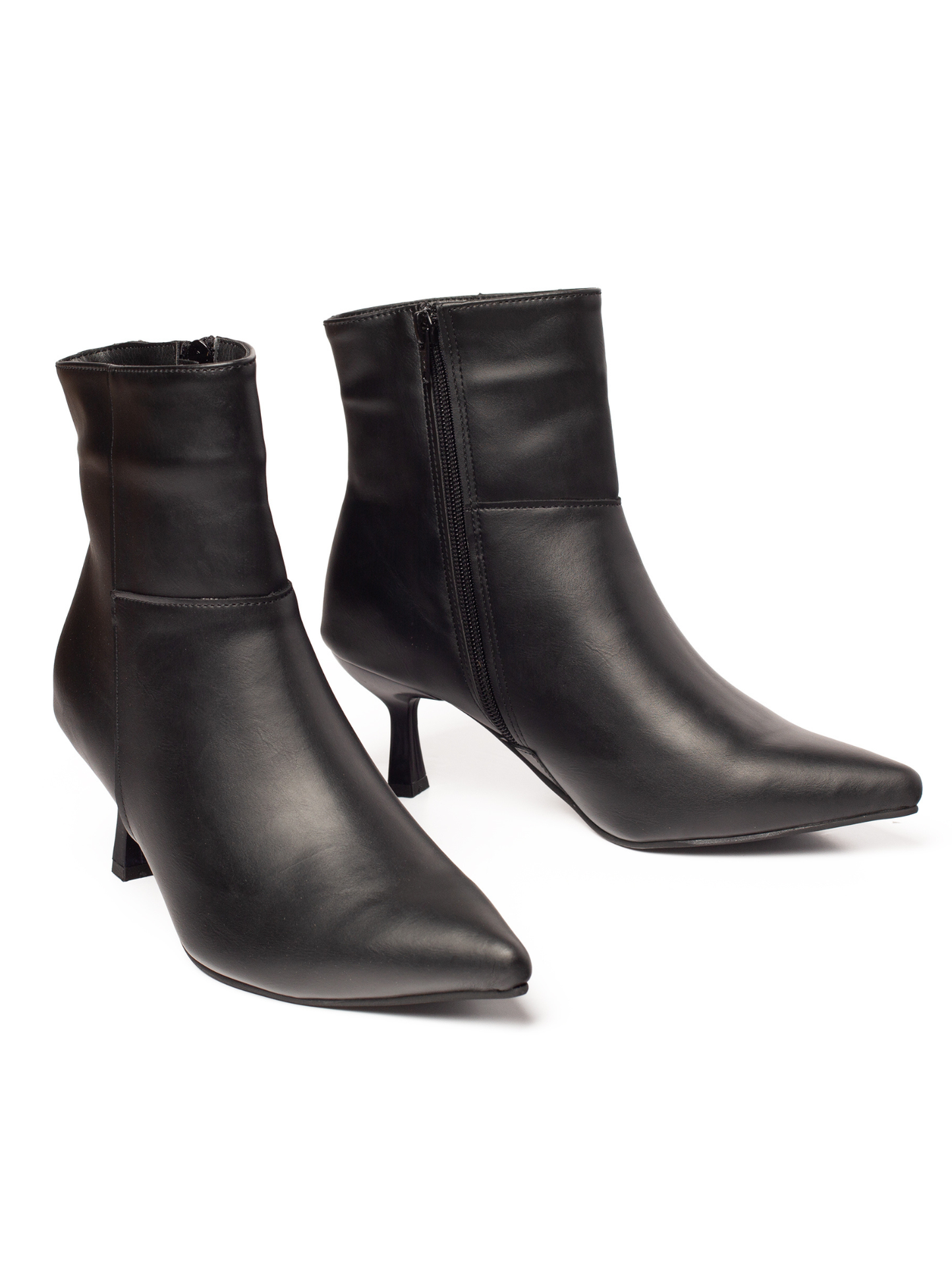 קלאסיק פוינט- מגפון שפיץ קלאסי לנשים עקב בינוני של אדיס