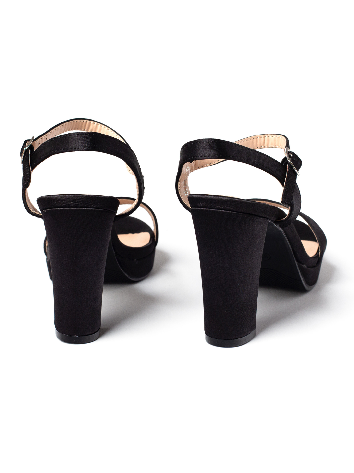 ביאנקה סנדל עקב גבוה