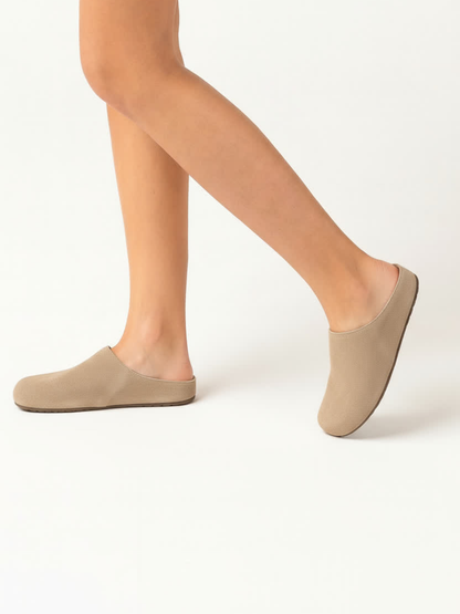 קומפורטה- כפכפי עור סגורות נוחות של אדיס