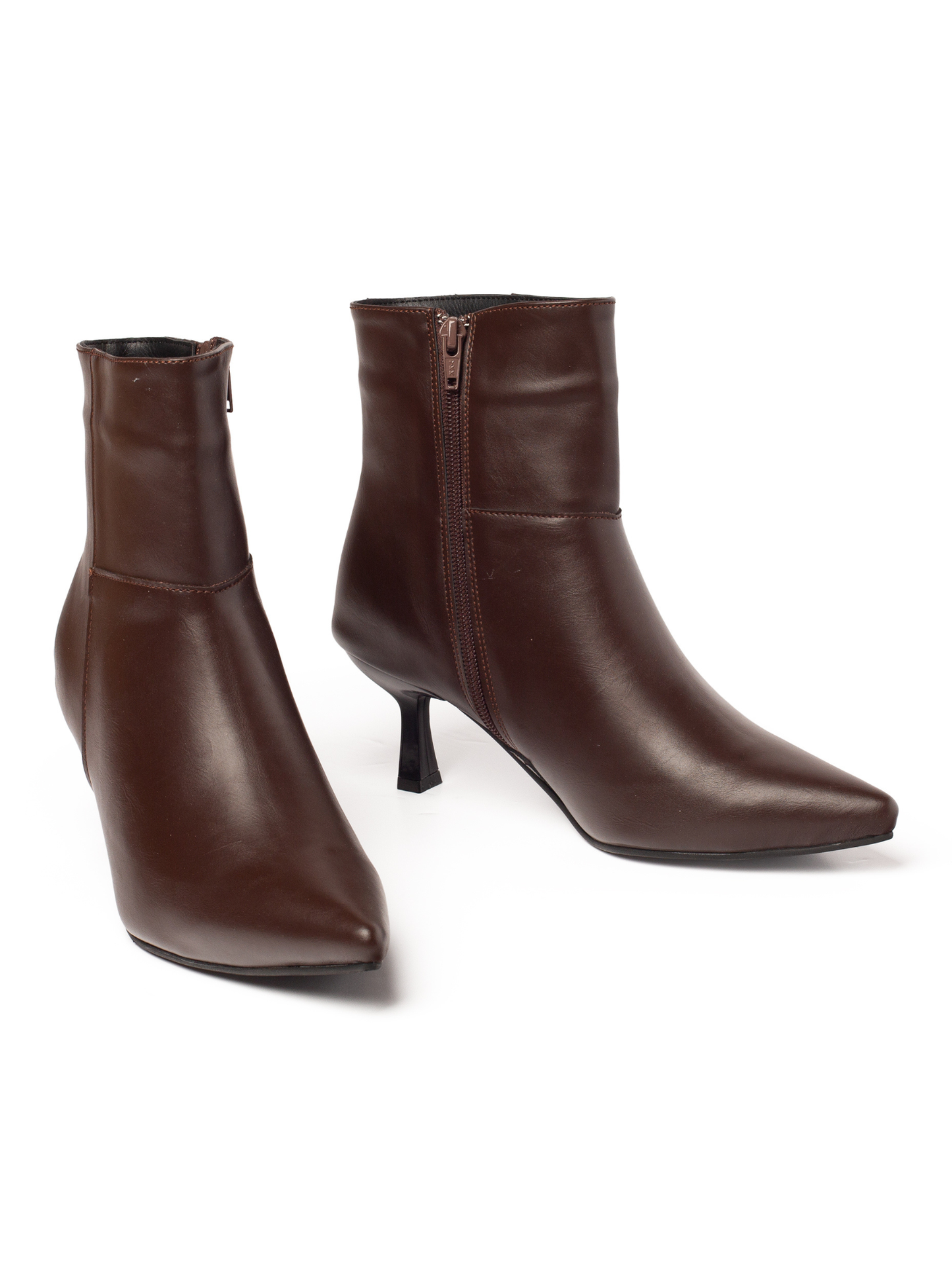 קלאסיק פוינט- מגפון שפיץ קלאסי לנשים עקב בינוני של אדיס