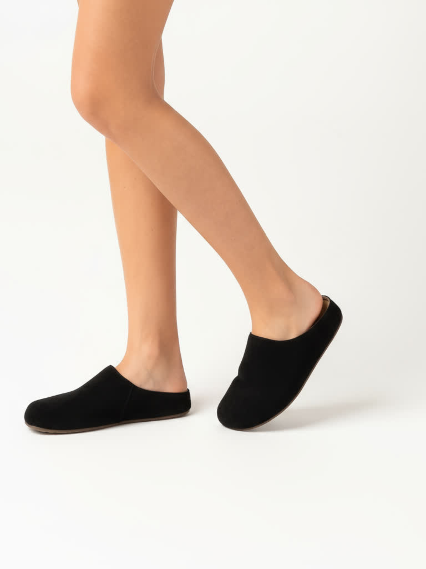 קומפורטה- כפכפי עור סגורות נוחות של אדיס