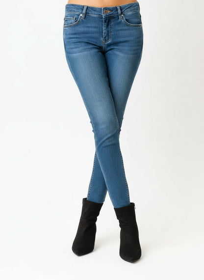 קלאסיק פוינט- מגפון שפיץ קלאסי לנשים עקב בינוני של אדיס