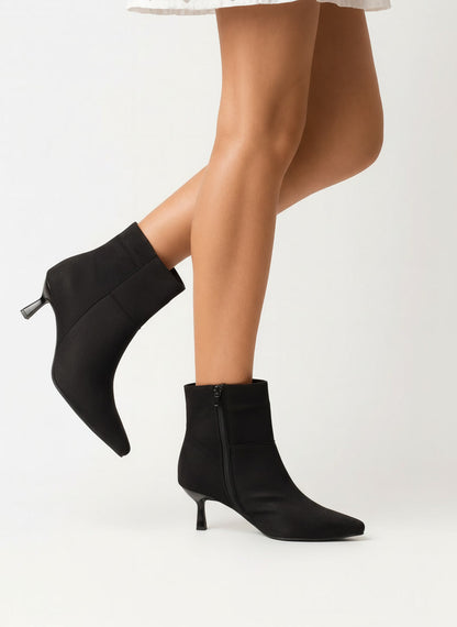 קלאסיק פוינט- מגפון שפיץ קלאסי לנשים עקב בינוני של אדיס