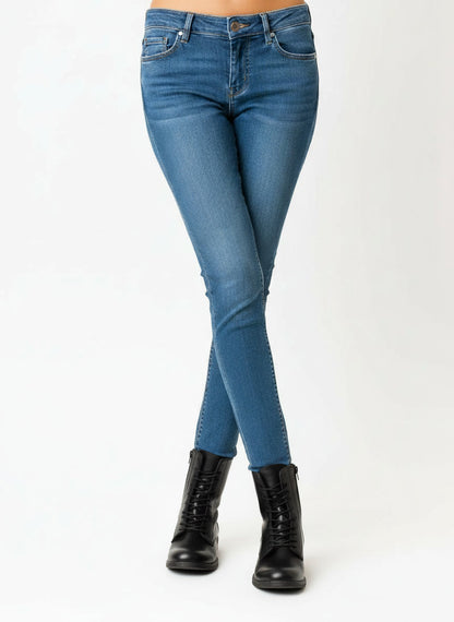 לייס אפ- מגפונים לנשים עם שרוכים