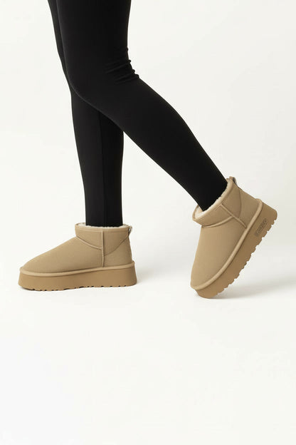 שלווה רכה - מגפיים קצרים עם פרווה ופלטפורמה לנשים של אדיס מק"ט 0833