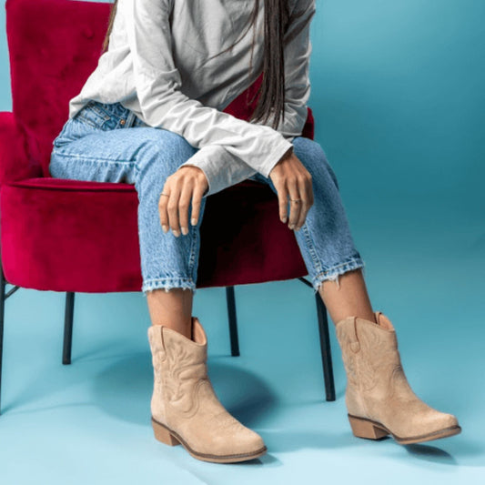 מגפוני בוקרים לנשים דמוי זמש - Adiss