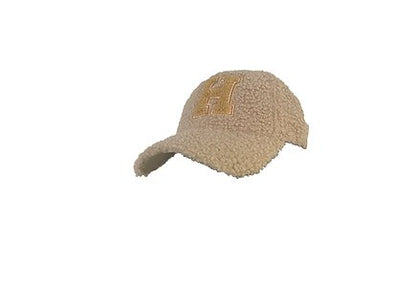 כובע מצחיה H עם פרווה בצבע בז'- ARCTIC BEAR - Adiss